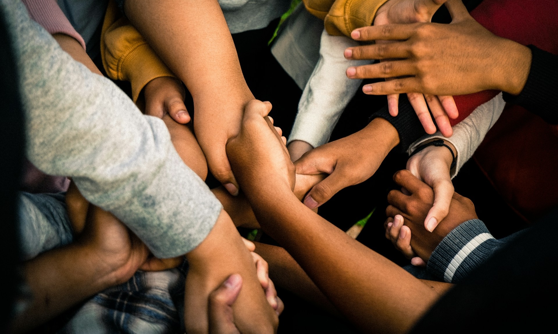 marlis-trio-akbar-eMB60hNHFL8-unsplash